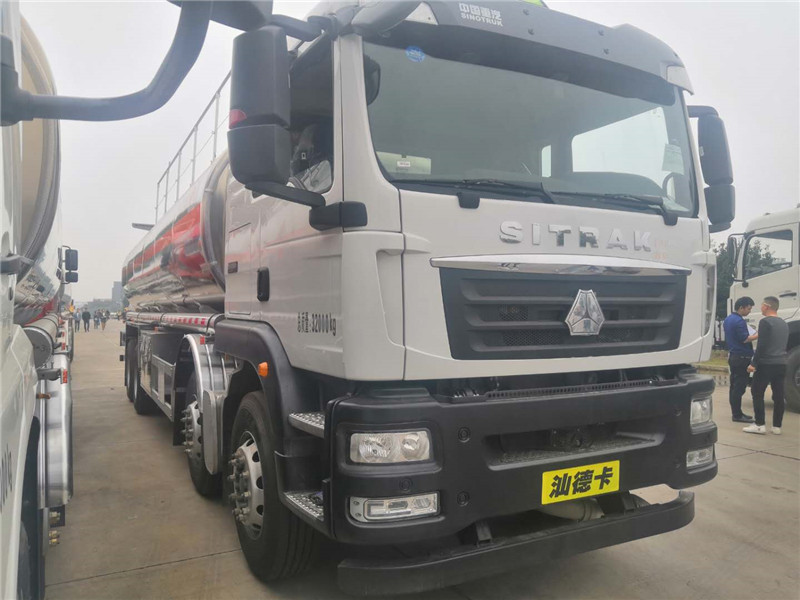 國(guó)六30.4方鋁合金油罐車(chē)-31方油罐車(chē)可裝26噸圖片2